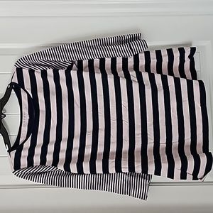 637 Ladies large top